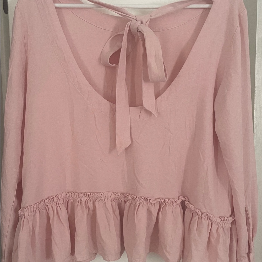 🌟2/$18 SALE Cloth & Stone Blush/Light pink Ruffle Hem Blouse with Open Back - Picture 4 of 8